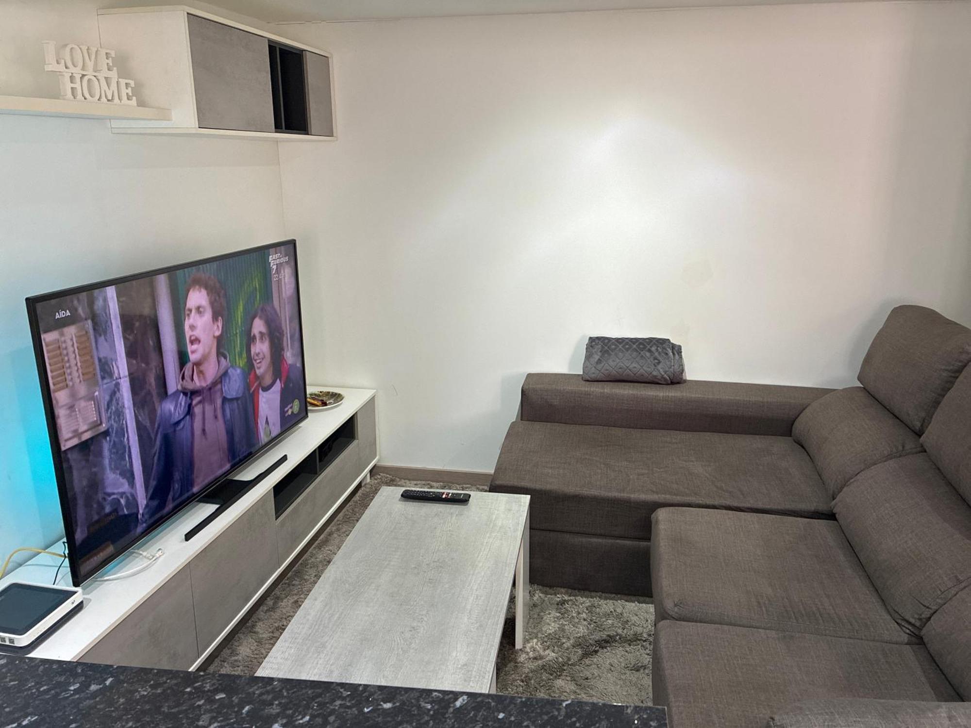 La Casa De Alex